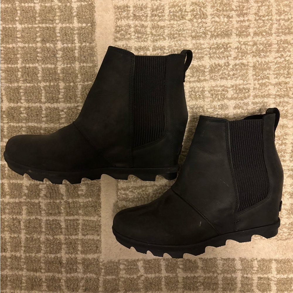 Sorel Women's Black Ankle Wedge Boots 9.5
